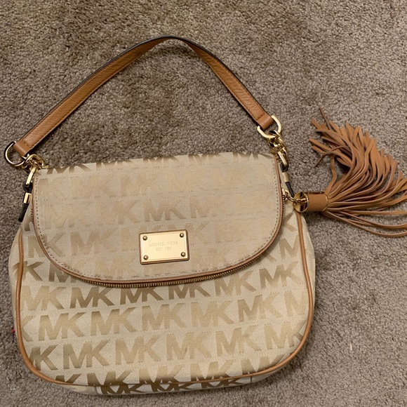Michael Kors Handbags - MK purse